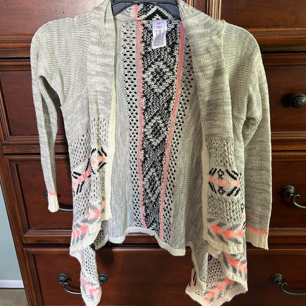 Gently used, Xhilaration long sleeve, dressy girls vest size S